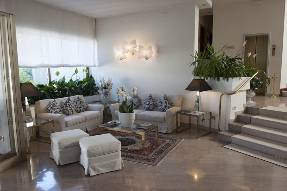 Grand Passetto Hotel
